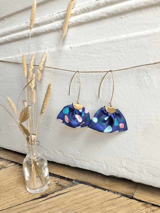 Boucles d'oreilles -   LONGUES JELLY BEANS - fond bleu
