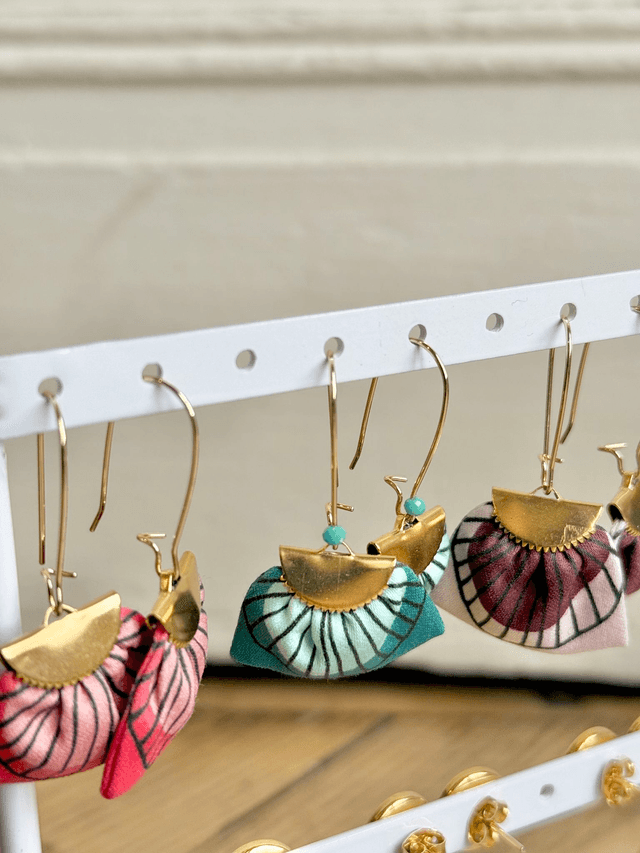 Boucles d'oreilles - DORMEUSES PLUMES - rose et rouge