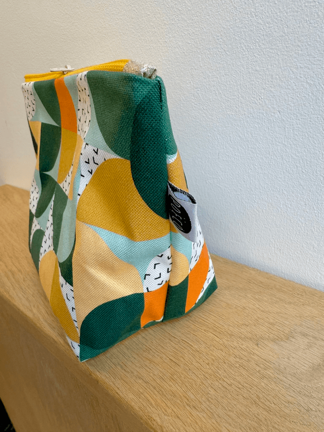 Trousse de toilette - tissu intérieur imperméable - BAUHAUS (vert - orange - jaune)