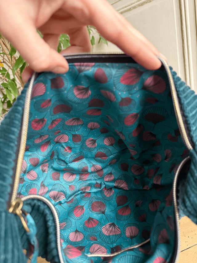 Sac Demi Lune velours côtelé - Bleu Pétrole - motifs PLUMES