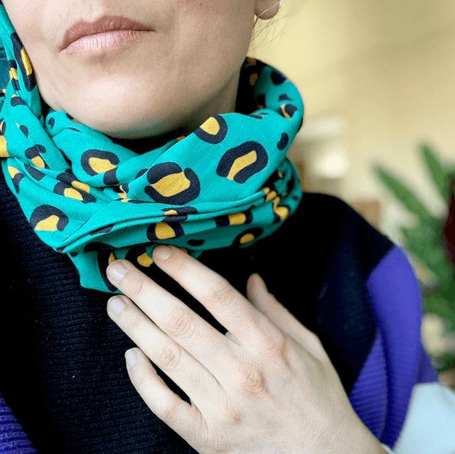 Echarpe 180 cm de long - LÉOPARD - turquoise et jaune