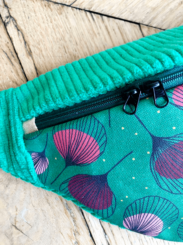 Sac Banane velours côtelé  - PLUMES - vert