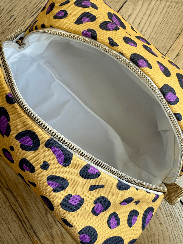 Trousse de toilette carré - tissu intérieur imperméable - LEOPARD velours prune + jaune