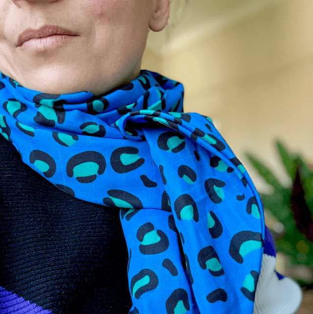 Echarpe 180 cm de long - LÉOPARD - bleu et turquoise 