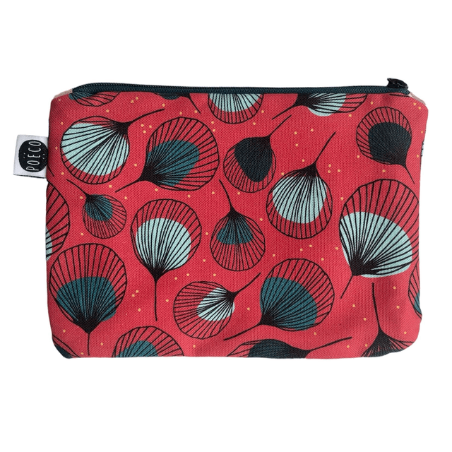 Trousse plate - PLUMES vertes fond rouge