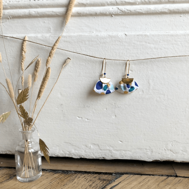 Boucles d'oreilles - DORMEUSES JELLY BEANS - blanc et bleu