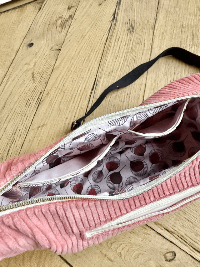 Sac Demi Lune velours côtelé - rose - motifs PLUMES