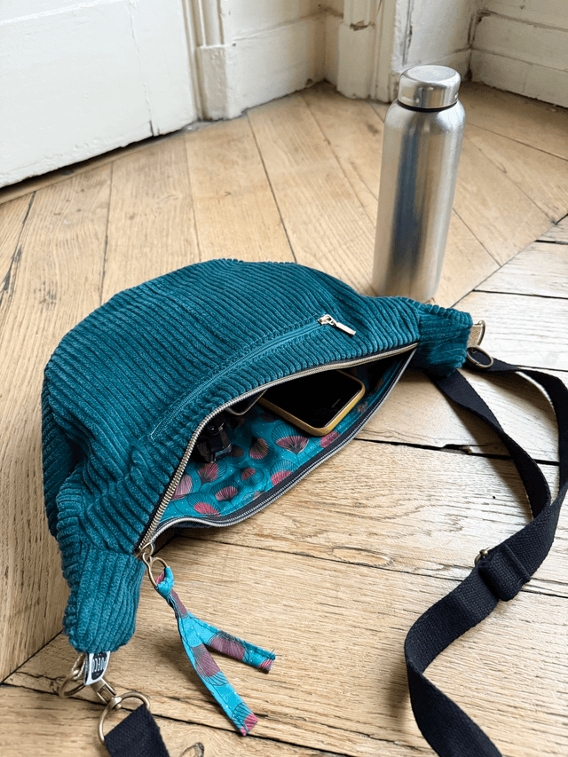 Sac Demi Lune velours côtelé - Bleu Pétrole - motifs PLUMES