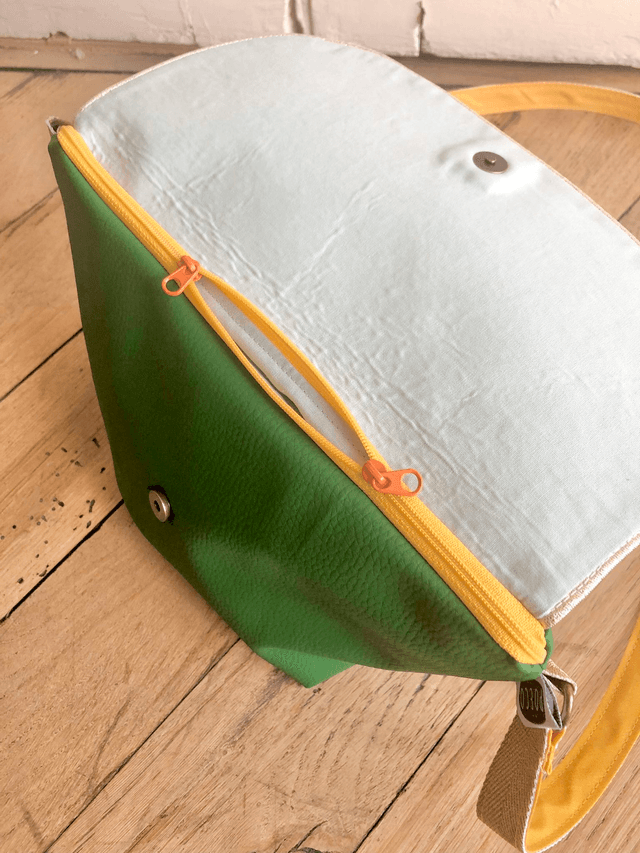 Sac Bandoulière - BAUHAUS vert et intérieur vert clair