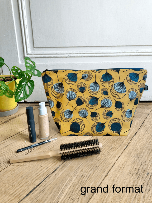 Trousse de toilette - tissu intérieur imperméable - PLUMES vertes fond jaune
