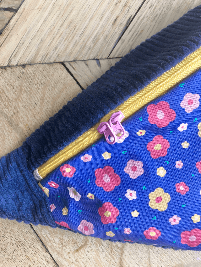 Sac Banane velours côtelé  - FLEURS - bleu marine