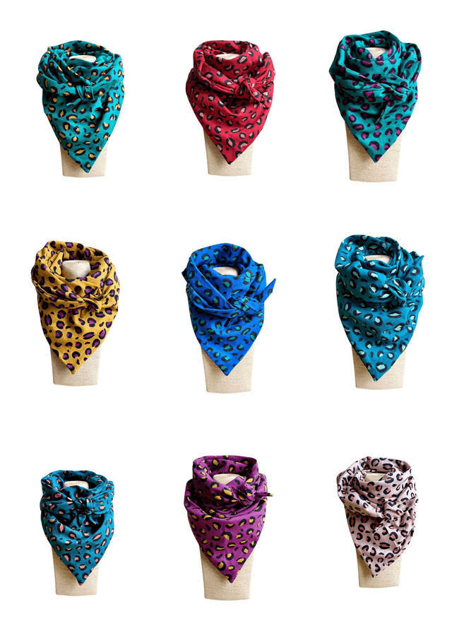 Foulard triangle - LEOPARD prune et rouge