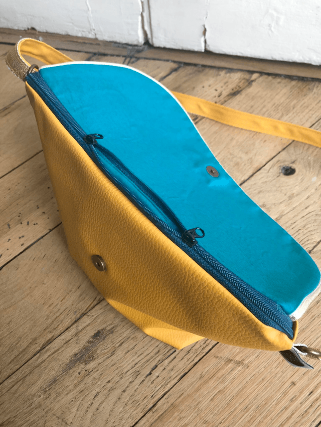Sac Bandoulière - PLUMES vertes fond jaune, simili cuir jaune moutarde