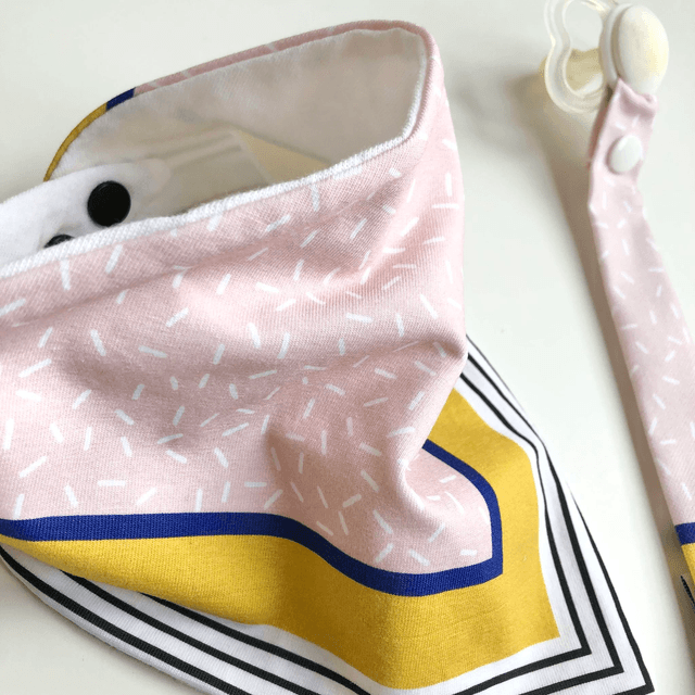 Coffret bavoir bandana + attache tétine - jaune, bleu et jaune