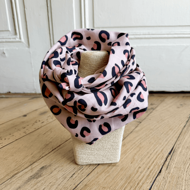 Echarpe 180 cm de long - LÉOPARD - rose 