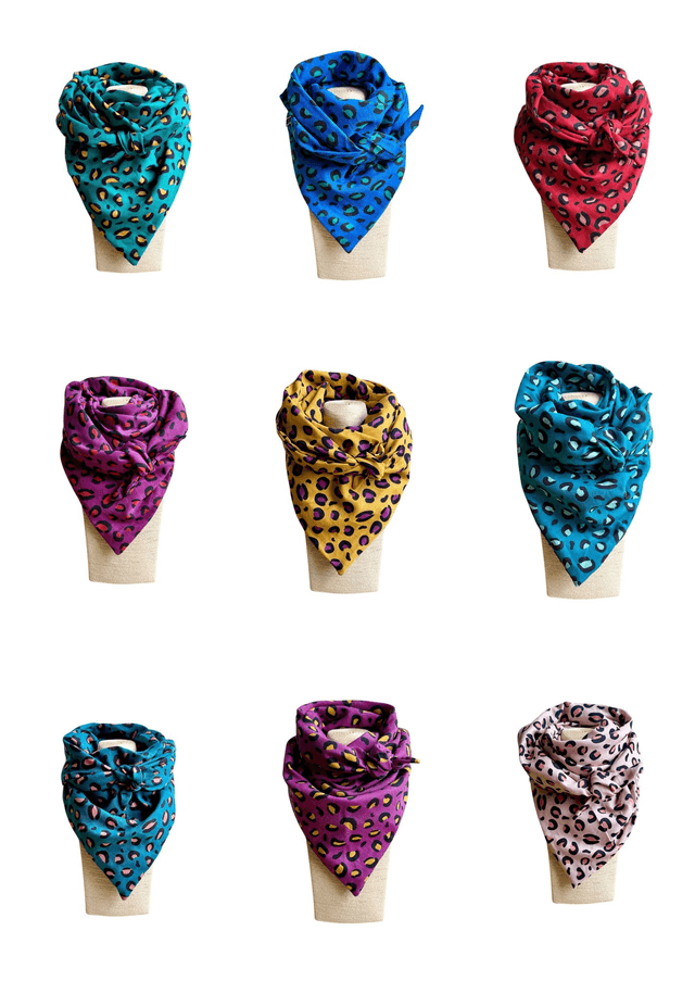 Foulard triangle - LEOPARD turquoise et prune