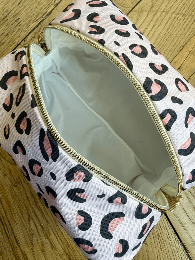 Trousse de toilette carré - tissu intérieur imperméable - LEOPARD velours prune + rose