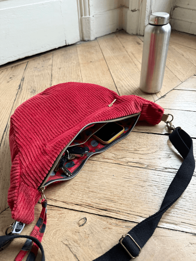 Sac Demi Lune velours côtelé - Rouge - motifs PLUMES