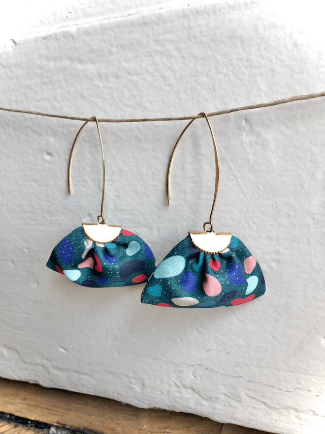 Boucles d&#039;oreilles -  LONGUES JELLY BEANS - fond vert